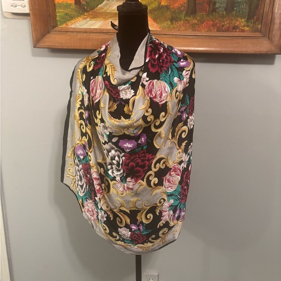 Oscar de la Renta Vintage Floral Silk Scarf 29x29 Inches - Picture 6 of 6